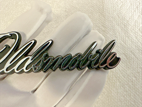 NOS 1976 77 OLDSMOBILE CUSTOM CRUISER GRILLE EMBLEM OEM GM 552015 552577 FREE SH - Picture 23 of 24
