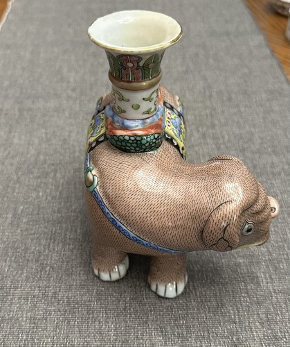 Chinese Export Porcelain Canton Famille Rose Elephant Candlestick Qing 清朝粉彩太平有象尊 - Picture 5 of 11