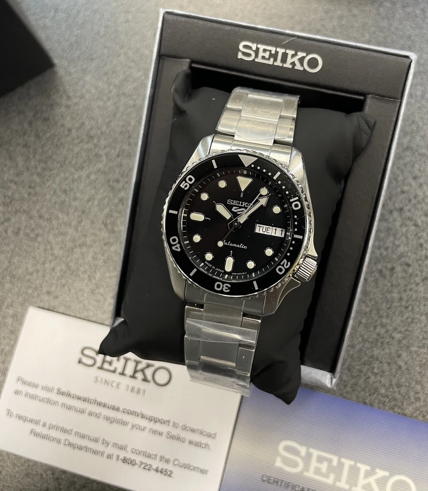 Con etiquetas Reloj Seiko 5 Five Sports SRPK29 Automático Tamaño Mediano Esfera Negra Mad G2U Foto 4 de 4