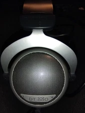 beyerdynamic DT 880 Premium Edition 32 Ohm Over-Ear- Headphones. Semi-Open Desig