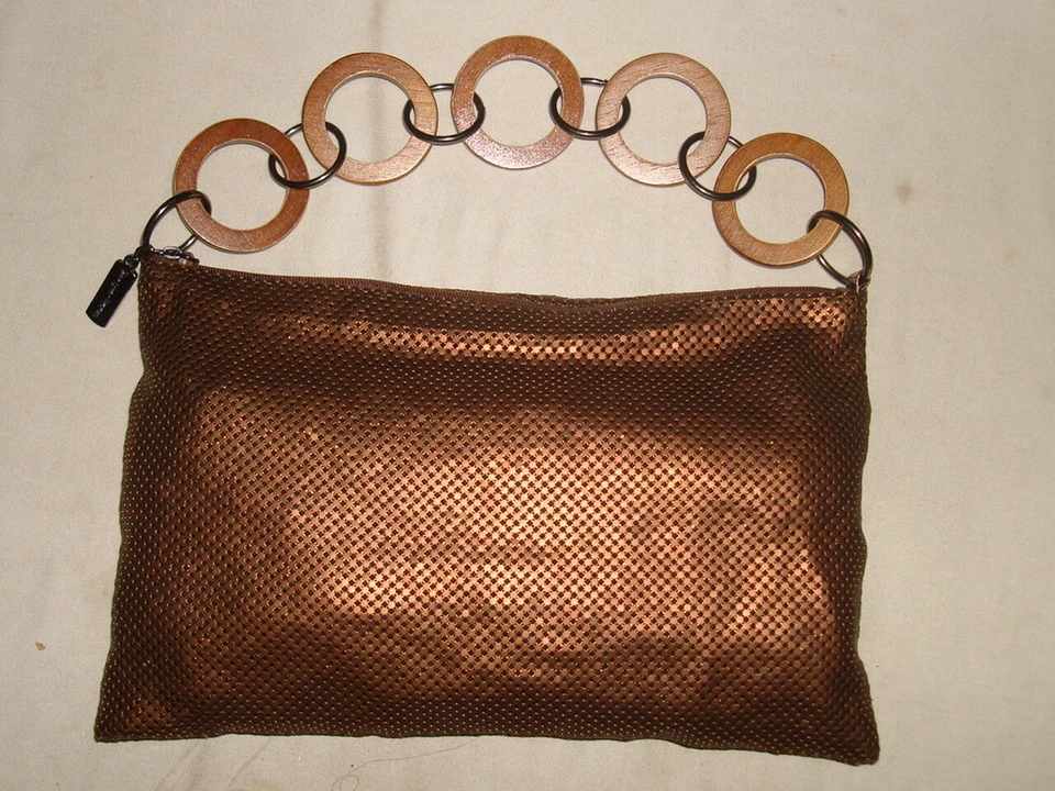 1950'S WHITING & DAVIS tm COPPER COLOR METAL MESH W/ WOOD RINGS HANDLE EUC - Image 4 of 4