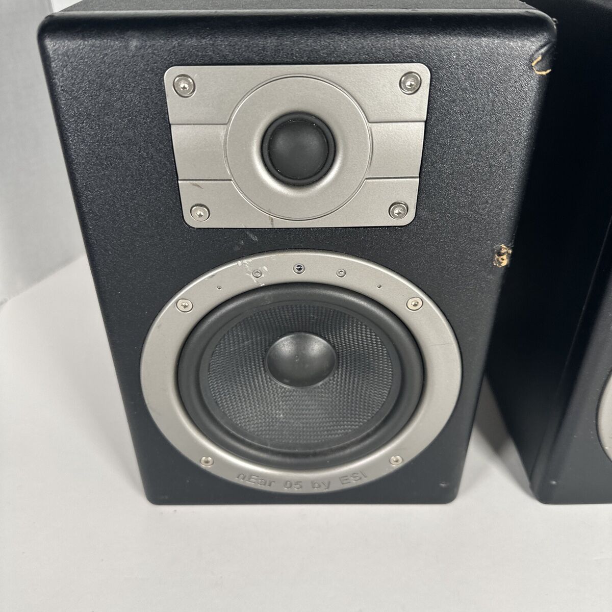 ESI nEar05 experience Active Speakers - DeskTop Or Monitor ESI nEar05 experience Active Speakers - DeskTop Or Monitor
