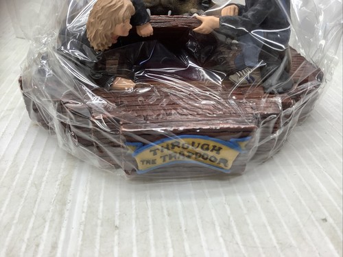 New Harry Potter Through The Trapdoor Enesco 2000 Warner Bros 823597 Lights - Picture 3 of 12
