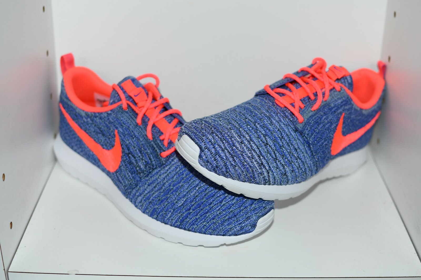 NIKE FLYKNIT ROSHERUN MENS RUNNING SHOES -  MENS SIZE 9
