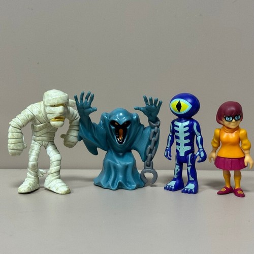 4pcs Scooby Doo Velma Mummy Phantom Skeleton Man Villians 2.5'' Action Figures  - Afbeelding 1 van 8