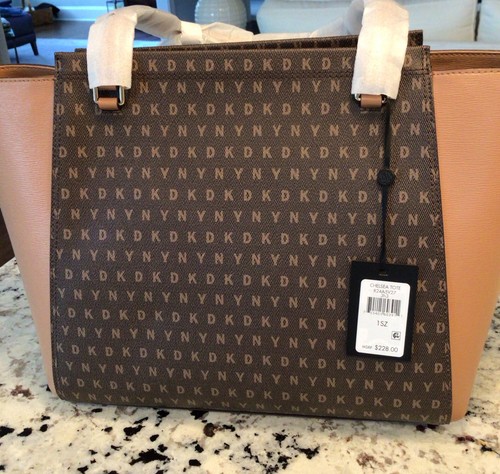 Bolso de Mano DKNY SIGNATURE Chelsea DOBLE ASA Cuero Sintético MARRÓN/CAMELLO $228.00 - Imagen 3 de 10