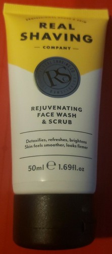 Real Shaving Company Verjüngendes Gesichtswasser und Peeling 1,69 Oz. Reisegröße