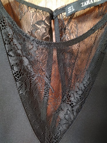 Zara Basic Gr. S schwarz figurbetontes ärmelloses Minikleid Spitzeneinsätze seitliche Rippung - Bild 4 von 7