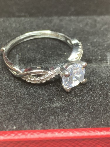 1 Carat Moissanite Diamond Ring D / VVS1 Size 6.5 Round Brilliant - 第 1/3 張圖片