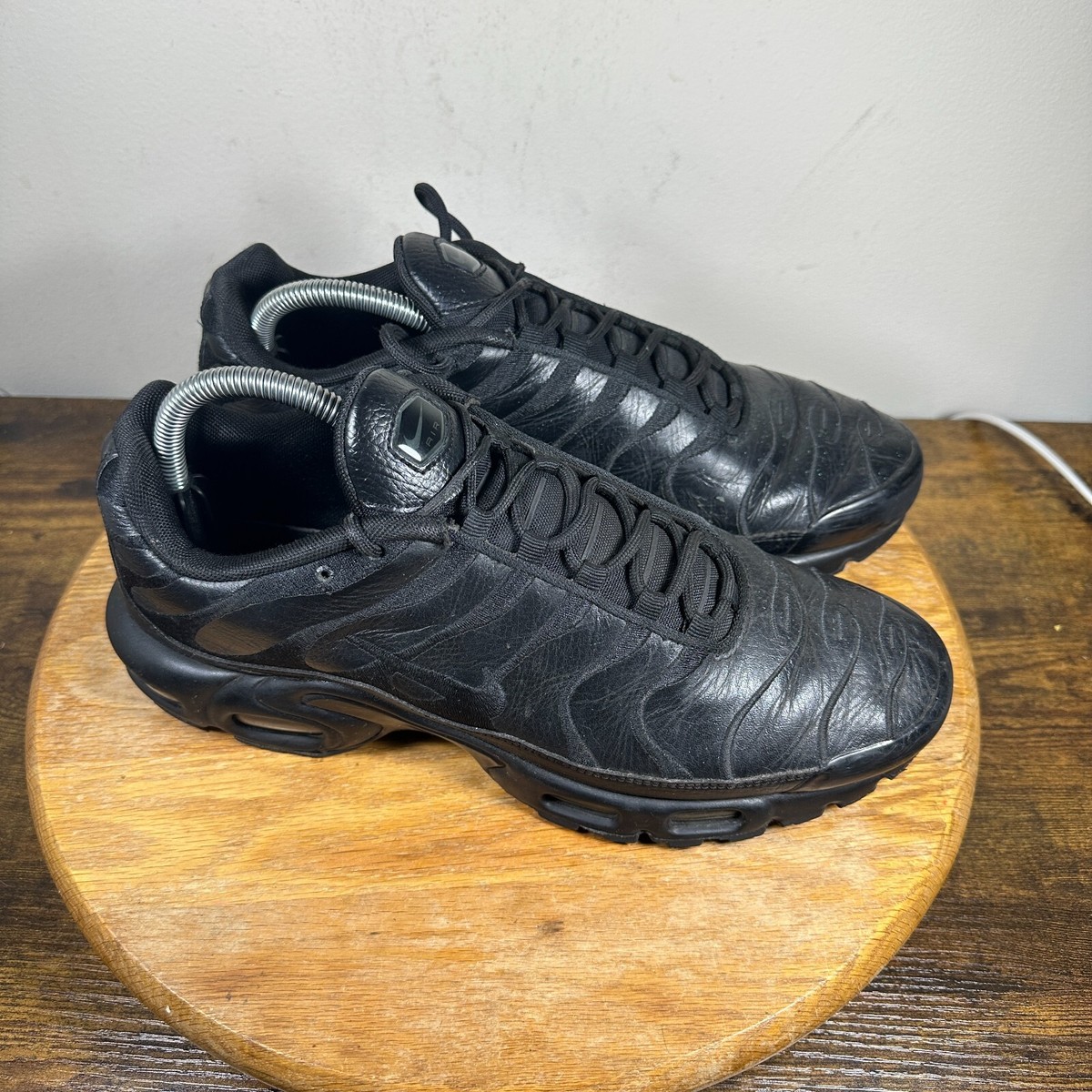 Nike Air Max Plus TN Triple Black Leather Men's Size 9.5