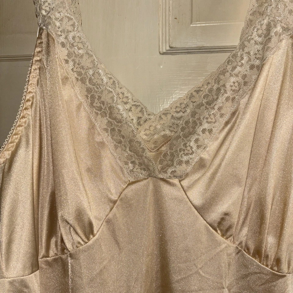 Cabernet Slip or Nighty, nuevo stock antiguo con etiquetas talla grande beige, 100% Nylon Foto 3 de 4