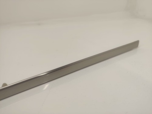 NLA! Used OEM EURO Late Mercedes W126 Front Right Door Panel Chrome Molding #45N - Picture 5 of 10