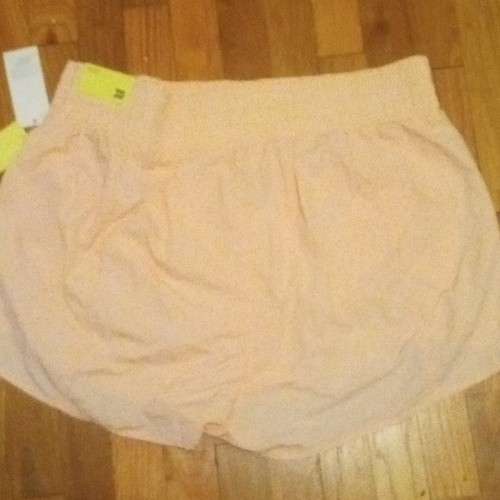 NWT Peach Women's Shorts XXL drifit - Picture 3 of 3