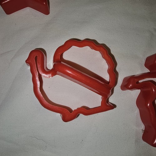 Vintage Lot of 4 HUTZLER Plastic Cookie Cutters Turkey Tree Star Santa - Picture 4 of 8