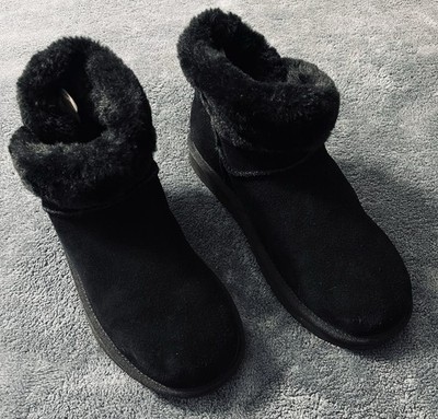 Koolaburra by UGG Dezi Mini Boots Womens Size 8 Black Suede Shearling Ankle