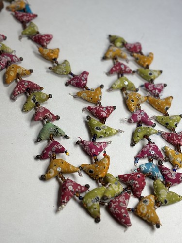 Vtg Prosperity Hens Strung Fabric Birds W/ Beads & Bell Garland 75” Folk Art  - Picture 2 of 2