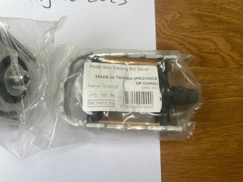 Nuevos Pedales Plegables Brompton - Juego de Pedales Plateados Izquierdo y Derecho - Nuevos en Embalaje - Imagen 3 de 7