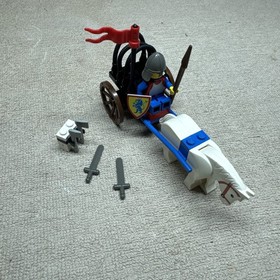 LEGO Castle: Knights' Arsenal (6016) 100% complete with instructions.