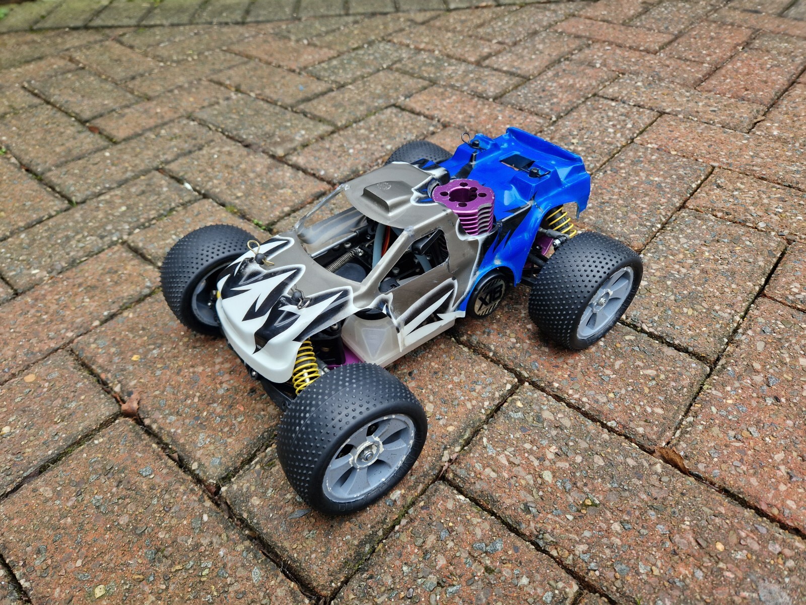 Picture 3 of 23