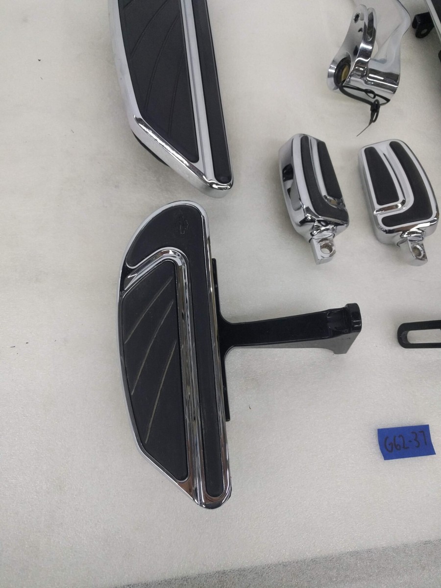 ハーレー　フットボード　純正CVO OEM Harley-Davidson Touring CVO Airflow Floorboards Pedal