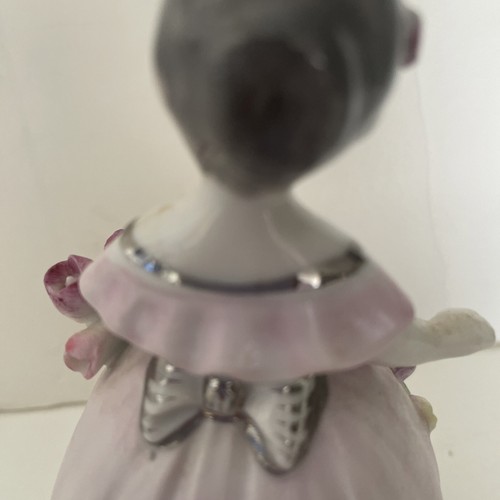 Vintage UCAGCO BELL Lady donna vittoriana porcellana con fiori - Foto 7 di 12