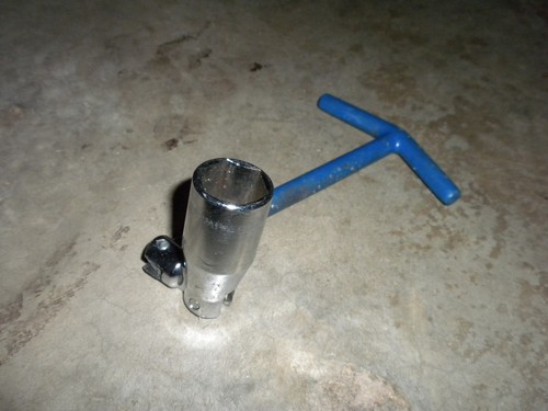 Vintage Blue Rubber Coated Handle 13/16" T Handle Spark Plug Flex Head Tool - Picture 3 of 10