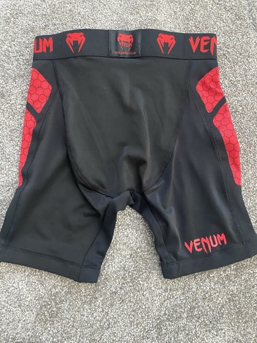 Mens Black/Red Venum Compression Shorts - Picture 5 of 5
