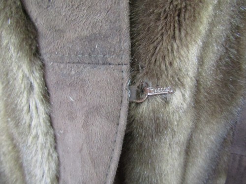 VINTAGE 1970'S SUEDE & FAUX FUR COAT / LILLI ANN / 38" BUST MEASURE - Picture 7 of 9