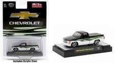 CHEVROLET C-1500 Silverado - Custom - 1990 - white / black - M2 1:64