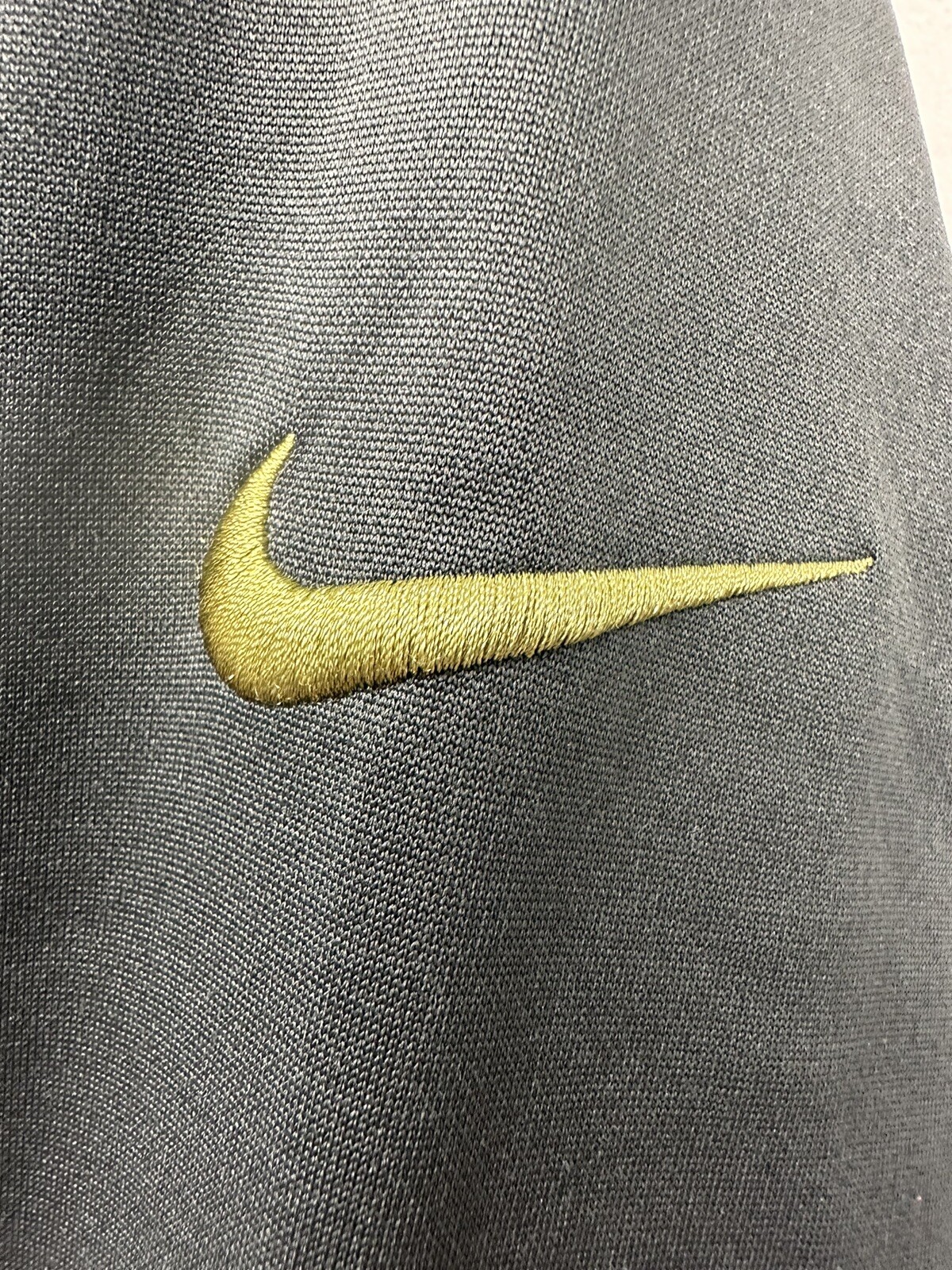 Picture 4 of 12