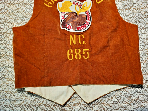 VTG VEST-MOOSE LODGE 685 GREENSBORO NC-BROWN VELOUR-1970's - Picture 6 of 10