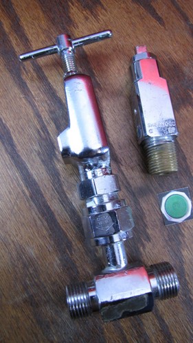 Sherwood Oxygen Tank Fitting with tee fitting - Picture 2 of 3