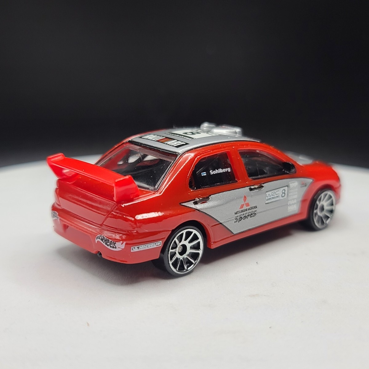 Hot Wheels Mitsubishi Lancer Evolution 7 
