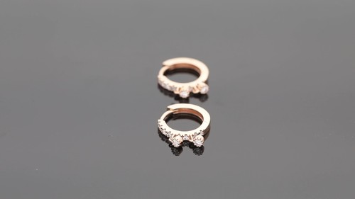DIAMANT ALLTAG FEINE MINIMAL HUGGIE CREOLEN - Video 1 von 1