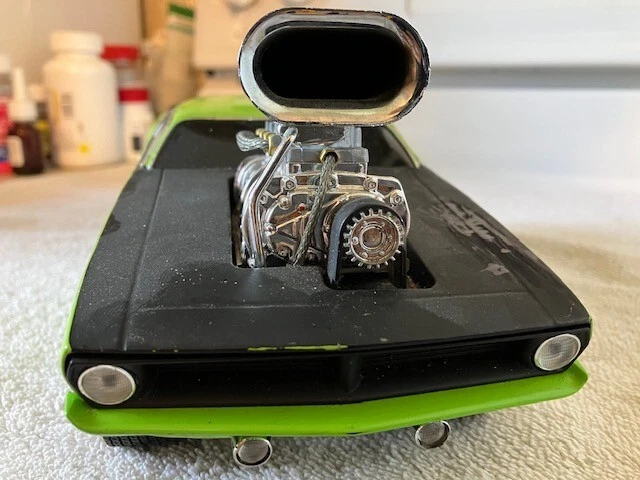 Vintage 1/18 Muscle Machines 1970 Cuda Blown Green Barracuda Funline - Image 3 of 4