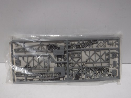 Water Line Series Harbour Set Model Kit #WL-200 1:700 032123DMT2 - Picture 3 of 3
