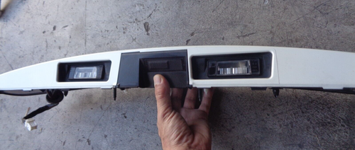 2011 2012 2013 2014 NISSAN JUKE REAR TAILGATE HANDLE TRIM MOLDING QX1 - Picture 3 of 5
