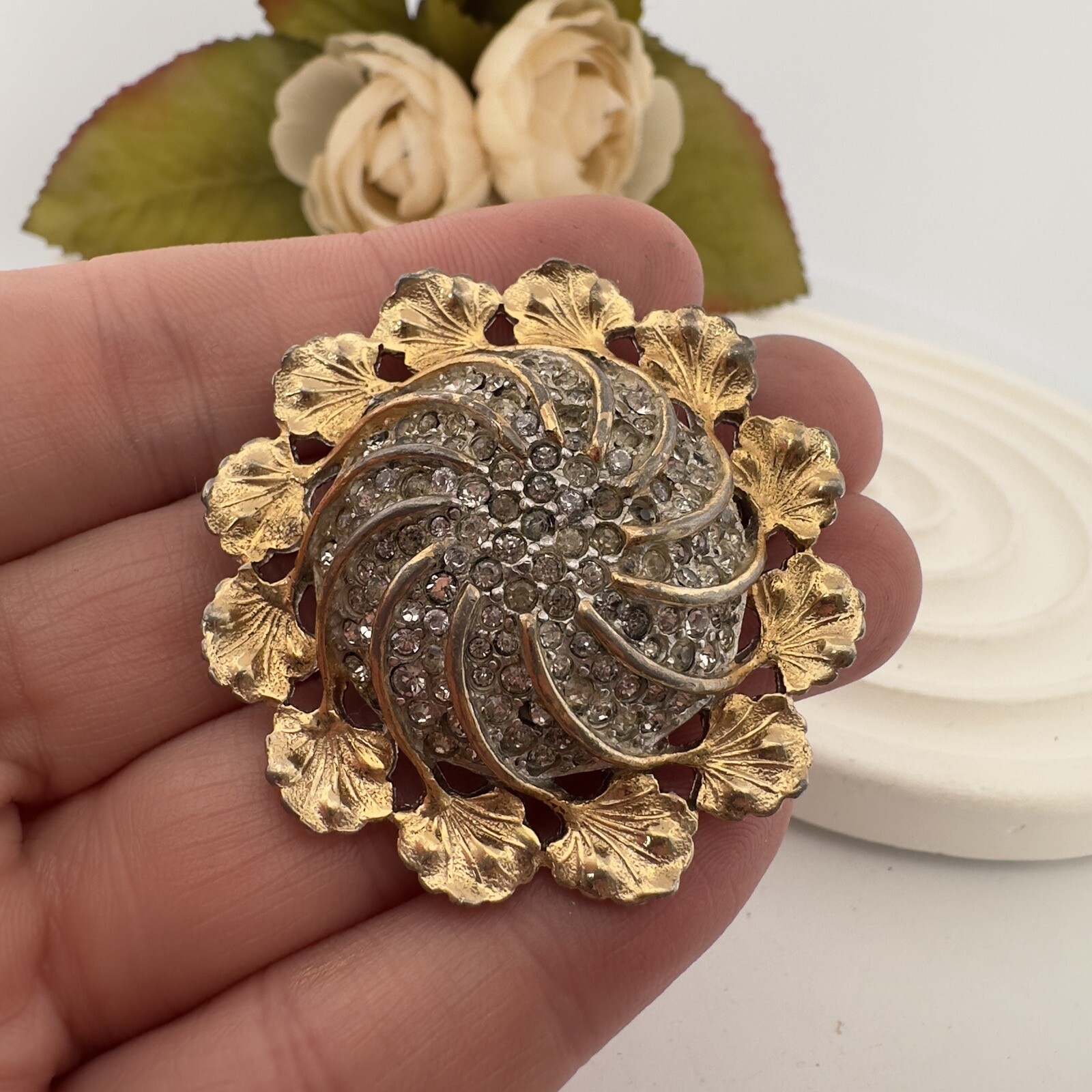 REJA ~ INCREDIBLE DOME FLOWER BROOCH PIN ~ GARDEN… - image 2