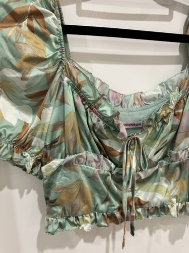 Hansen & Gretel Silk Freya Blue Hawaii Print Cropped Camisole Cap Sleeve Top Med - Picture 2 of 4