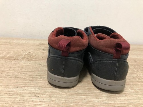 CLARKS BOYS BLACK FAUX LEATHER HOOK & LOOP TRAINERS SHOES UK 8 EUR 25.5 AB86 - Picture 3 of 6