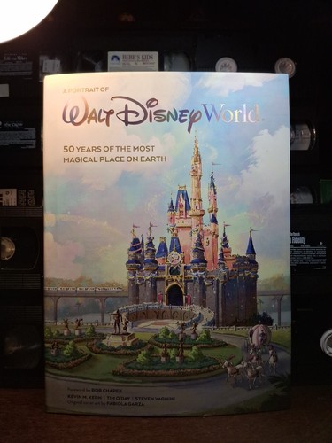 Portrait of Walt Disney World : 50 Years of the Most Magical Place on Earth... - Picture 1 of 2