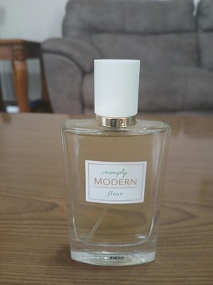 Simply Modern Fleur 1.7 oz. EDP