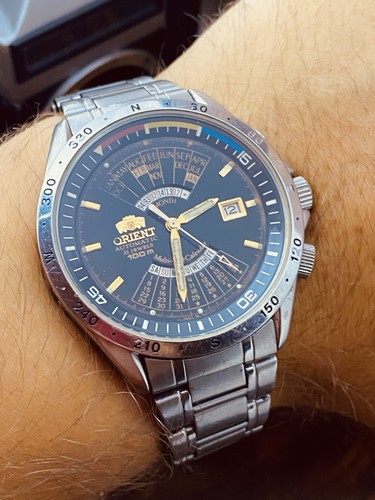 Reloj Pulsera Hombre Automático Calendario Multianual 100 m Orient En muy buena condición cal. EU03 #8347 - Imagen 21 de 24