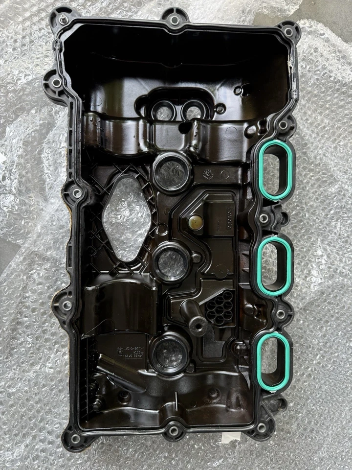 Ford F-150 2017 3,5 L Eco Boost 4x4 cubierta de válvula lateral para pasajeros con juntas nuevas. Foto 2 de 2