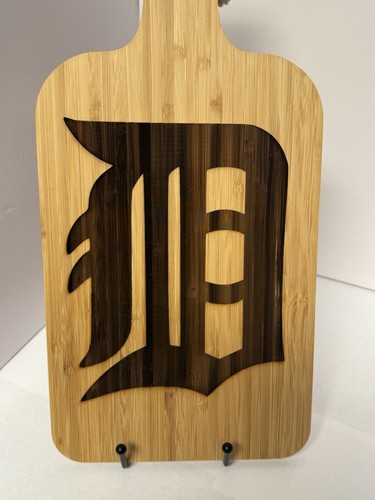 Detroit Tigers English D Bamboo Paddle Handle Cutting Board 15 X 7 In. X .31 In - Picture 3 of 5