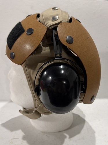 US Military Brown/Tan Flight Deck Crewman's Impact Resistant Helmet SIZE 7 - Bild 2 von 7