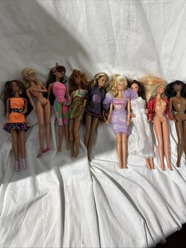 Vintage Barbie Fashion Dolls Lot of 9 W/ Outfits & Accessories Pictured Mattel