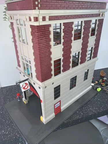 Play Mobile Ghostbuster Firehouse Collectible