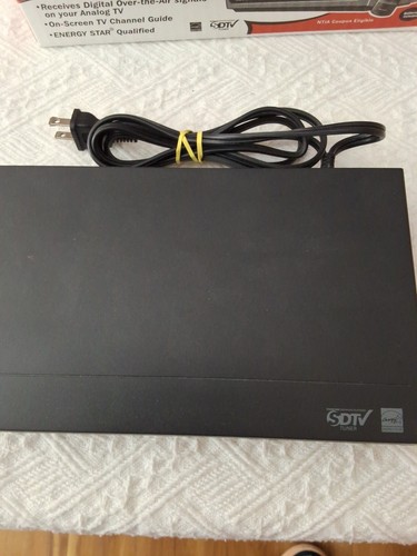 Magnavox TB110MW9 DTV Digital to Analog TV Converter With Box--NO REMOTE - Picture 4 of 5