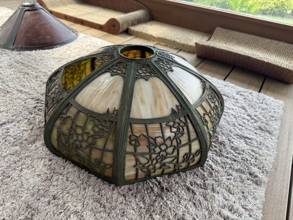 Pantalla de lámpara de vidrio de escoria / Chicago-Empire Lamp Co / Falta 1 panel Foto 4 de 4